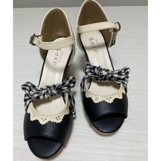 アクシーズファム(axes femme)の★〖美品〗axes femme 黒チェックリボンサンダル(サンダル)