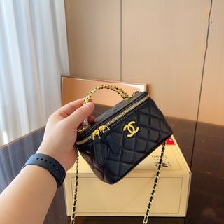 CHANEL - 新品未使用 シャネル 入手困難 マトラッセ スモールバニティ ショルダーバッ