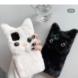 【大人気】ケース　iPhone15Pro　韓国　猫　黒　ファー　スマホ(iPhoneケース)