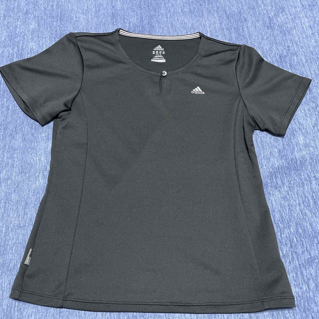 adidas(アディダス)のadidas 半袖　Tシャツ レディースのトップス(Tシャツ(半袖/袖なし))の商品写真