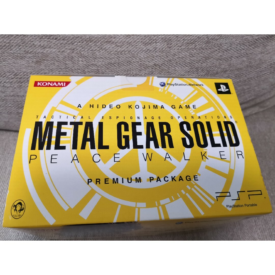 PlayStation Portable(プレイステーションポータブル)のメタルギアソリッド PSP プレミアムパッケージ METALGEARSOLID エンタメ/ホビーのゲームソフト/ゲーム機本体(携帯用ゲーム機本体)の商品写真