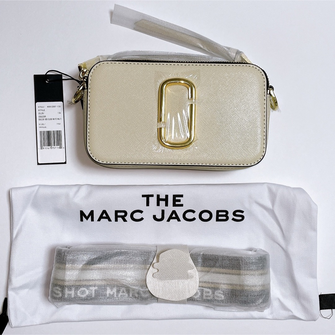 MARC JACOBS(マークジェイコブス)のMARC JACOBS マークジェイコブス スナップショット アイボリー レディースのバッグ(ショルダーバッグ)の商品写真