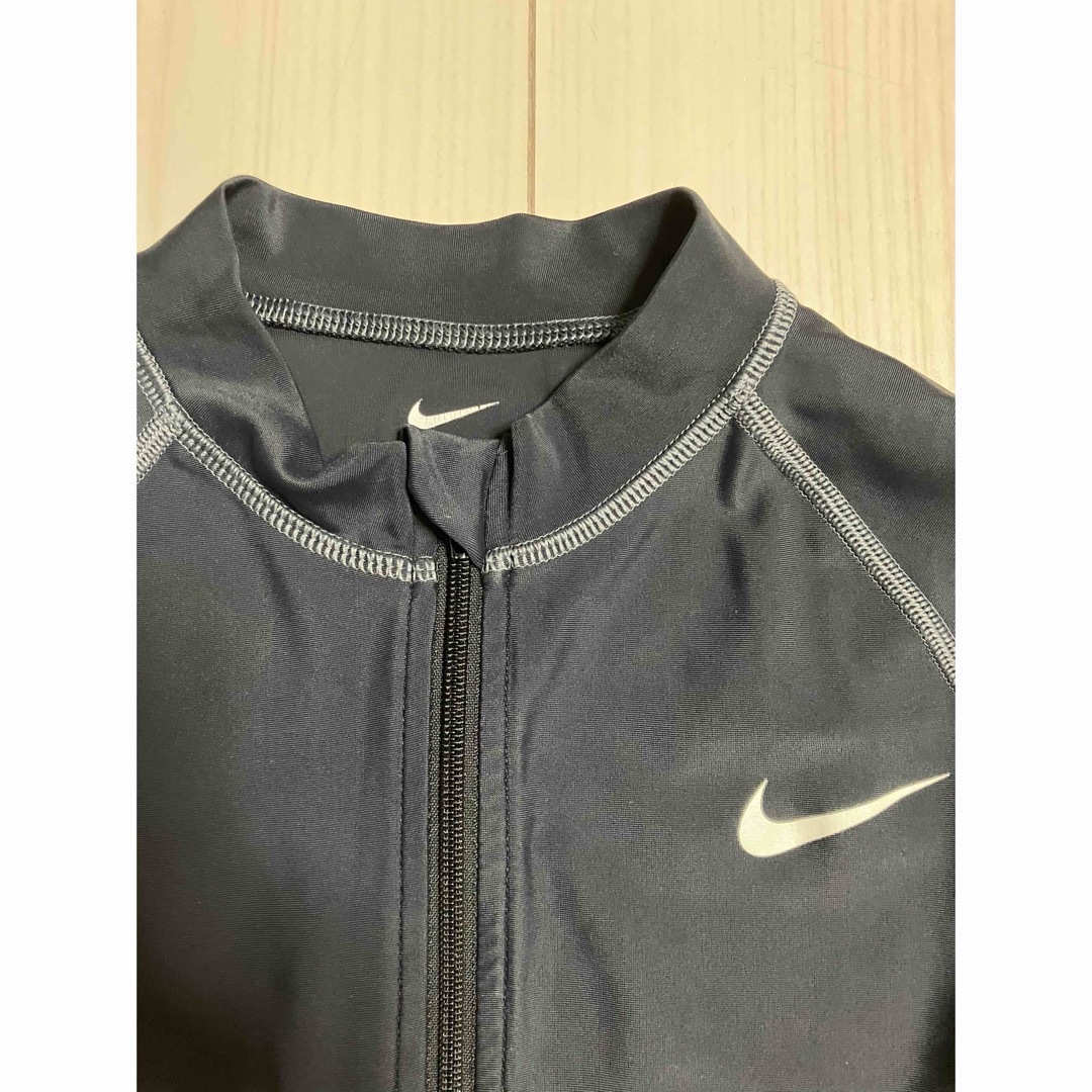 NIKE(ナイキ)のNIKE ラッシュガード　140 キッズ/ベビー/マタニティのキッズ服男の子用(90cm~)(水着)の商品写真