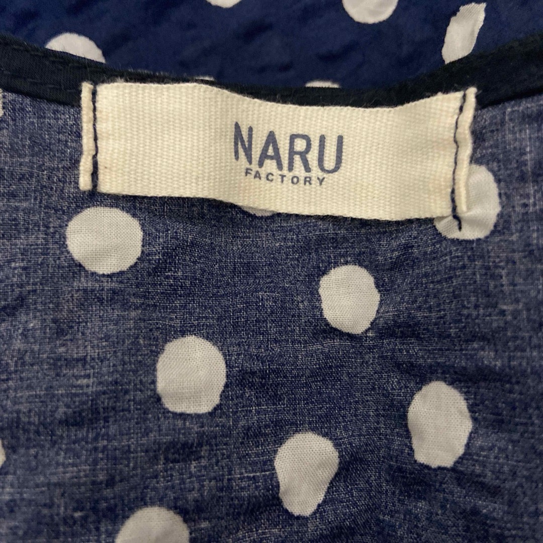 NARU(ナル)のnaru 未使用品　ドット柄ワイドブラウス レディースのトップス(シャツ/ブラウス(半袖/袖なし))の商品写真