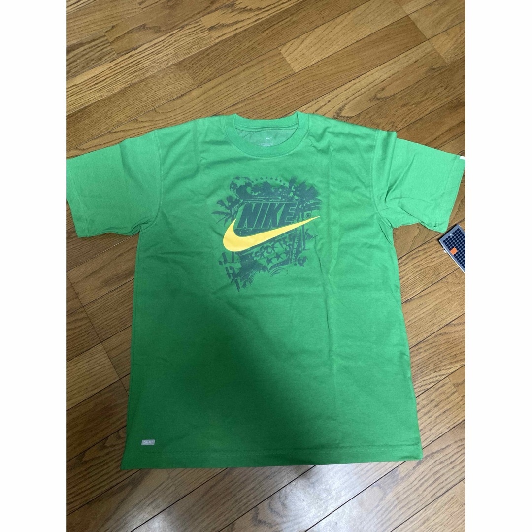 NIKE(ナイキ)の4枚セット　NIKE TEE Mサイズ　タグ付き新古品 メンズのトップス(Tシャツ/カットソー(半袖/袖なし))の商品写真