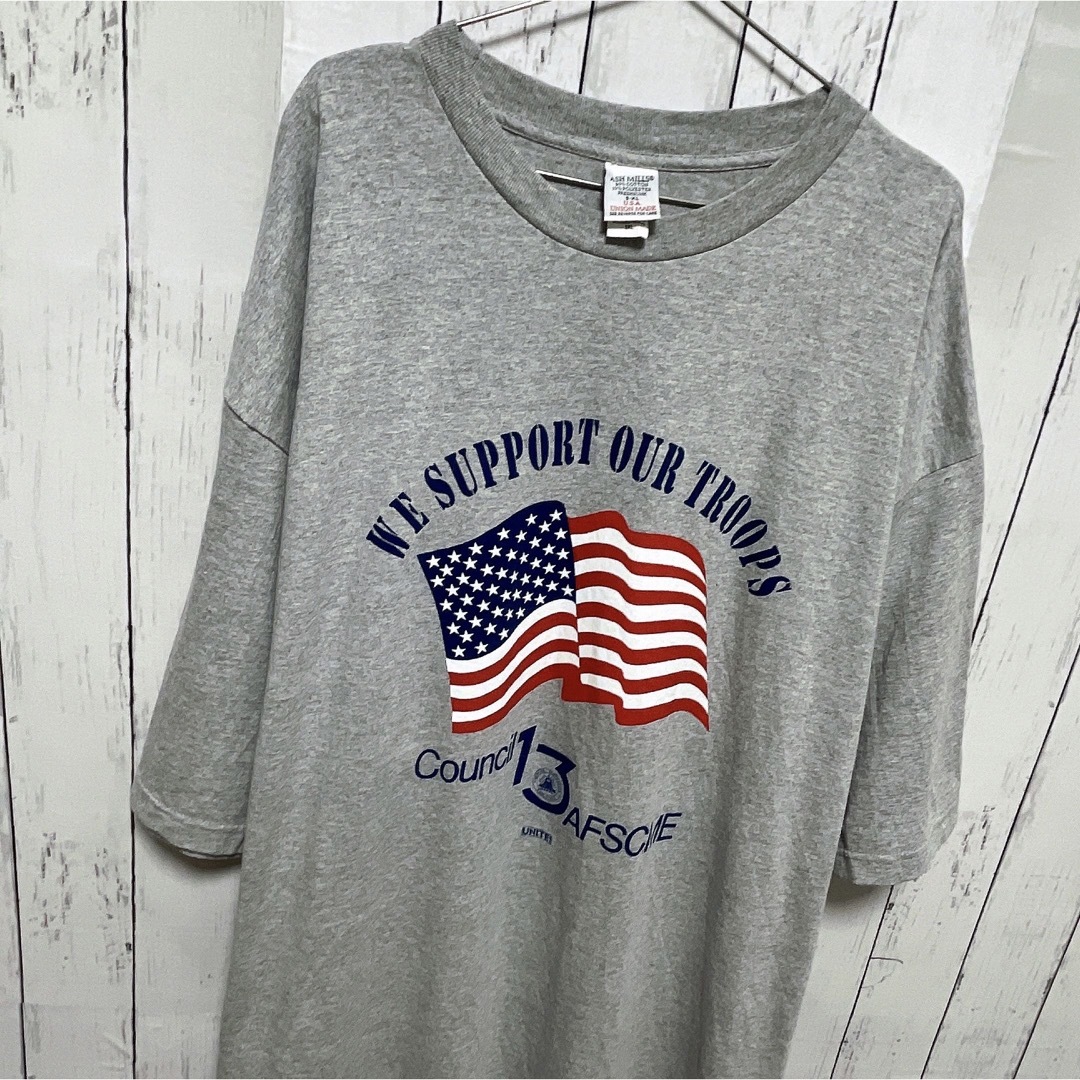 VINTAGE(ヴィンテージ)のUSA製　Tシャツ　3XL　グレー　アメリカ国旗　プリント　オーバーサイズ　古着 メンズのトップス(Tシャツ/カットソー(半袖/袖なし))の商品写真