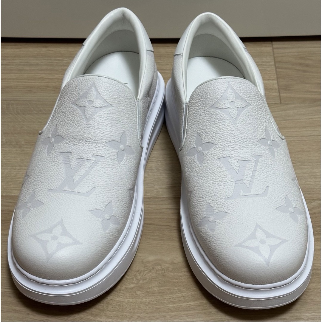 LOUIS VUITTON(ルイヴィトン)のLOUIS VUITTON ビバリーヒルズラインスニーカー  ルイヴィトン 白 メンズの靴/シューズ(スリッポン/モカシン)の商品写真