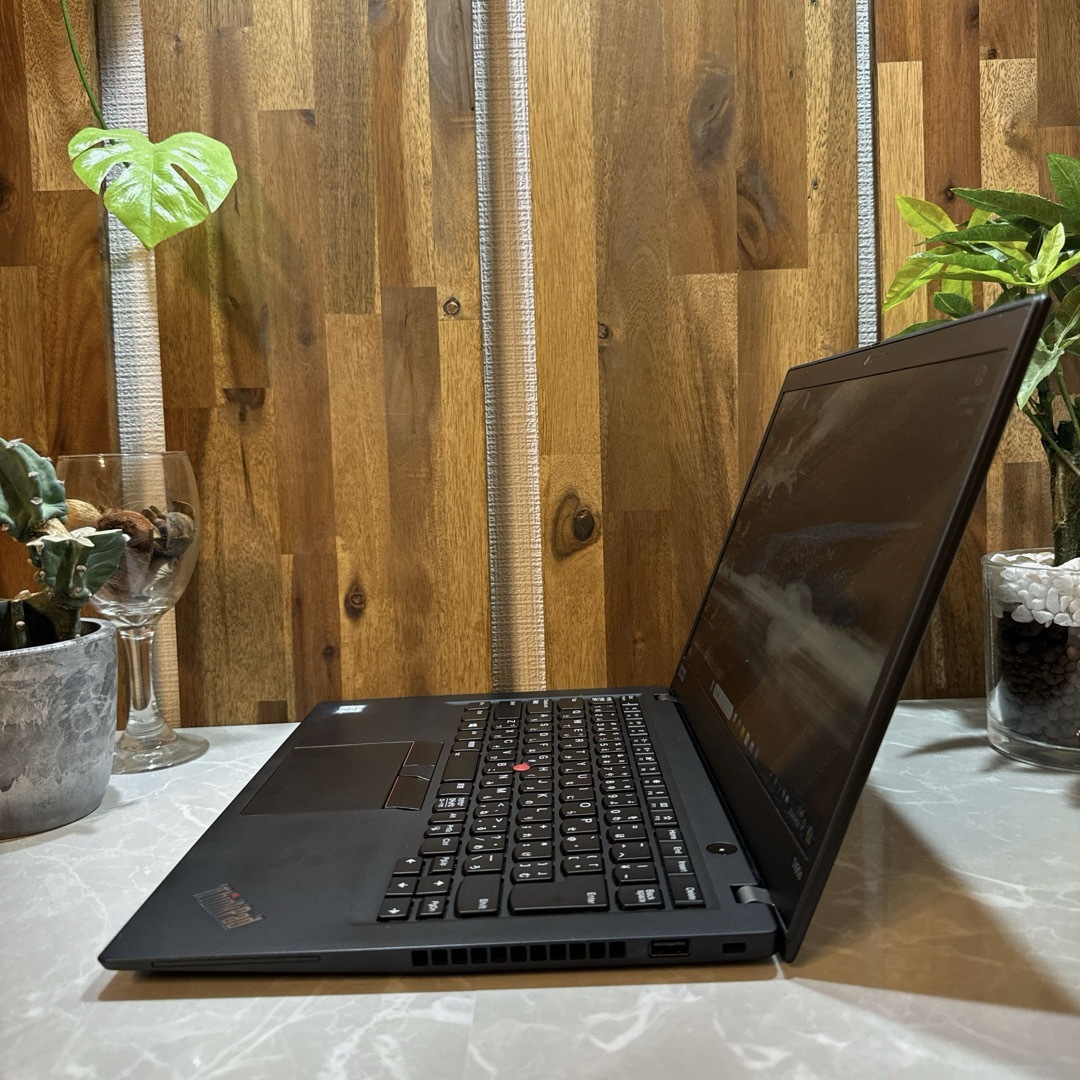 Lenovo(レノボ)のThinkpad T490s☘️メモ32GB☘️i7第8世代 /SSD1TB スマホ/家電/カメラのPC/タブレット(ノートPC)の商品写真