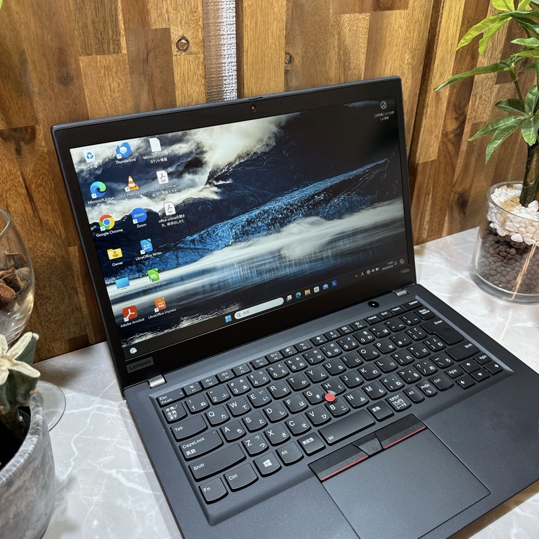 Lenovo(レノボ)のThinkpad T490s☘️メモ32GB☘️i7第8世代 /SSD1TB スマホ/家電/カメラのPC/タブレット(ノートPC)の商品写真