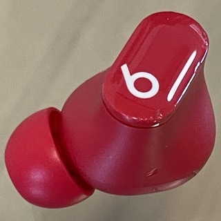 ビーツバイドクタードレ(Beats by Dr Dre)の日本国内正規品★Beats Studio Buds レッド 左耳のみ／R123(ヘッドフォン/イヤフォン)