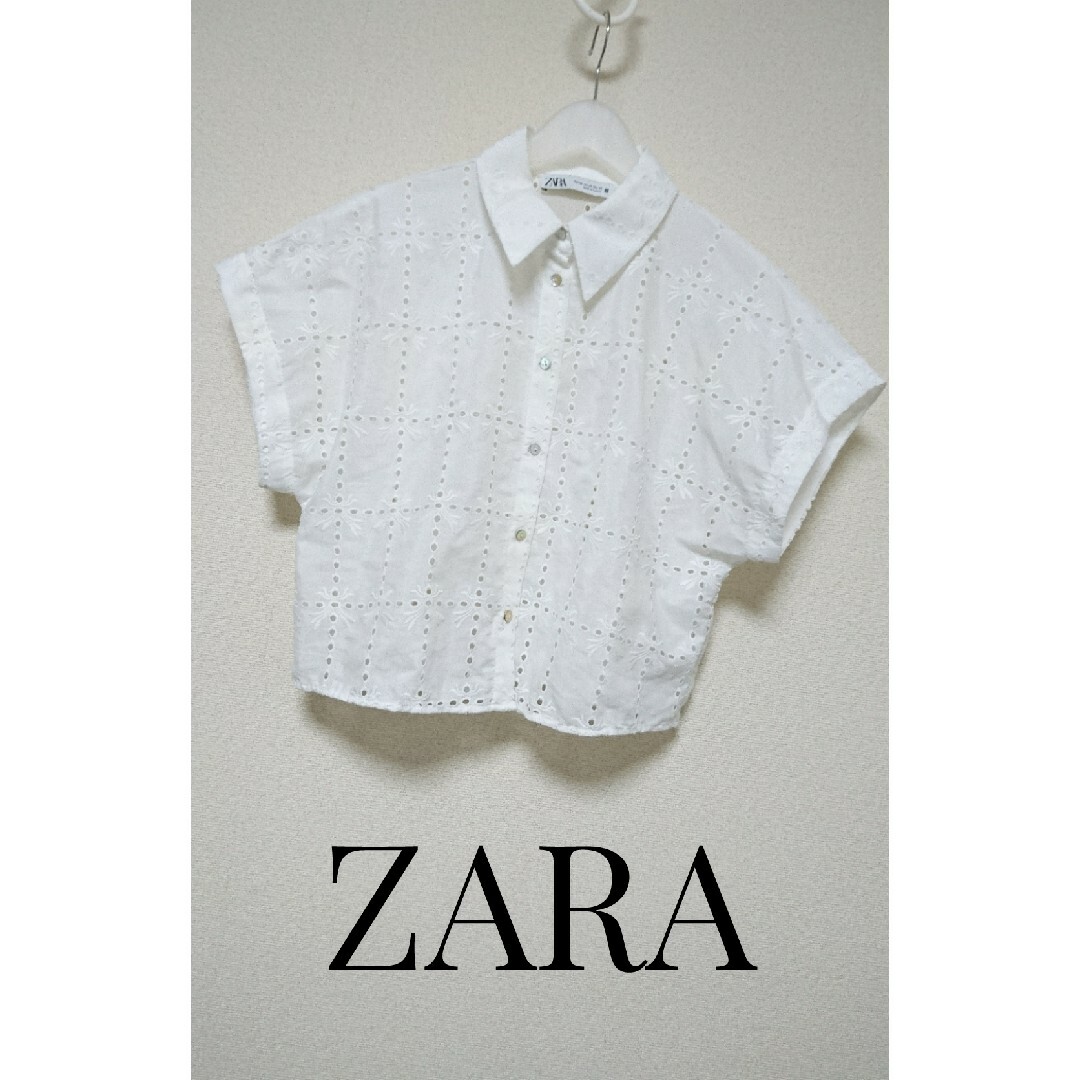 ZARA(ザラ)のZARA エンブロイダリー シャツ 刺繍 クロップド レディースのトップス(シャツ/ブラウス(半袖/袖なし))の商品写真