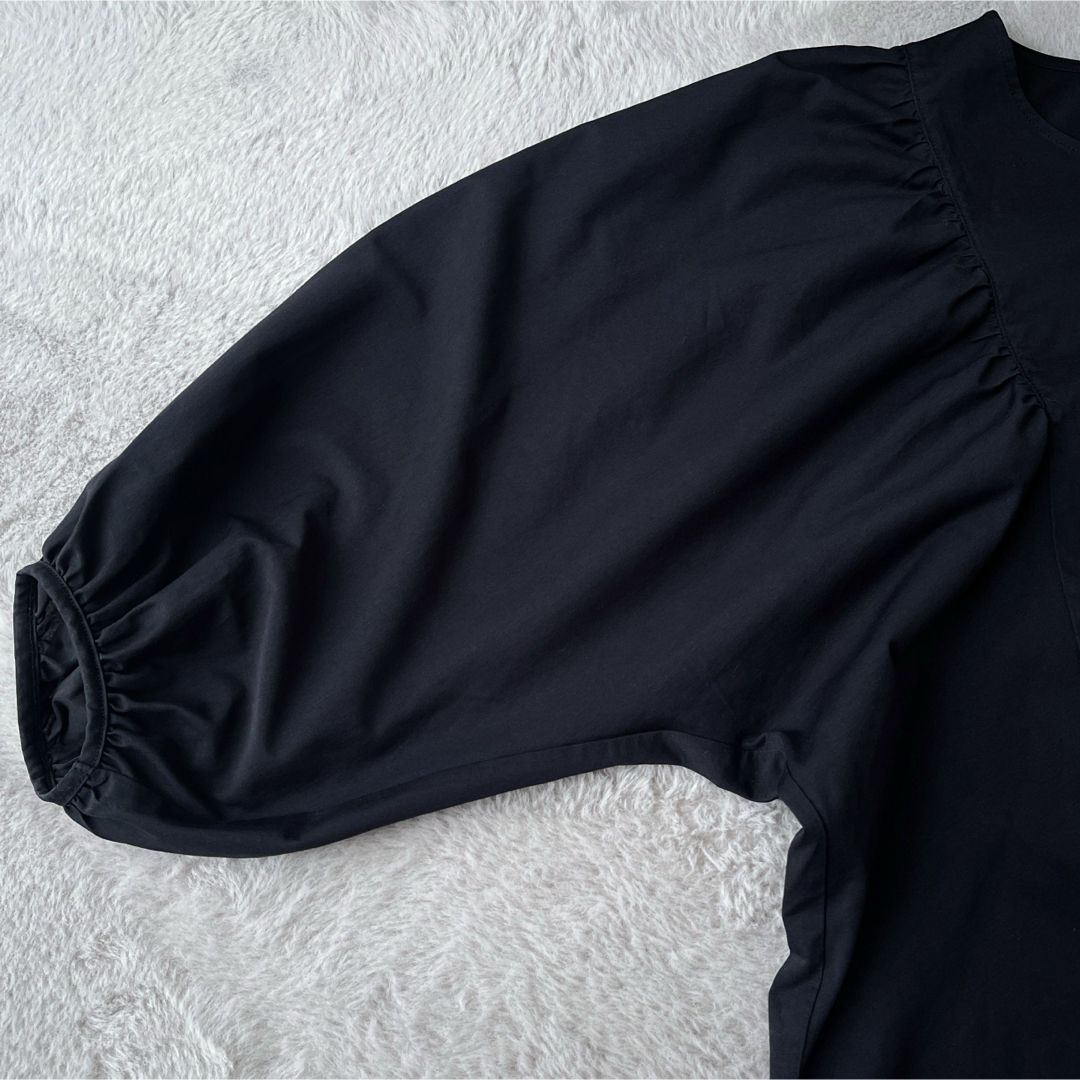 Spick & Span(スピックアンドスパン)のスピックアンドスパン　ボリューム袖　濃紺　7分袖　ギャザードルマンプルオーバー レディースのトップス(シャツ/ブラウス(長袖/七分))の商品写真