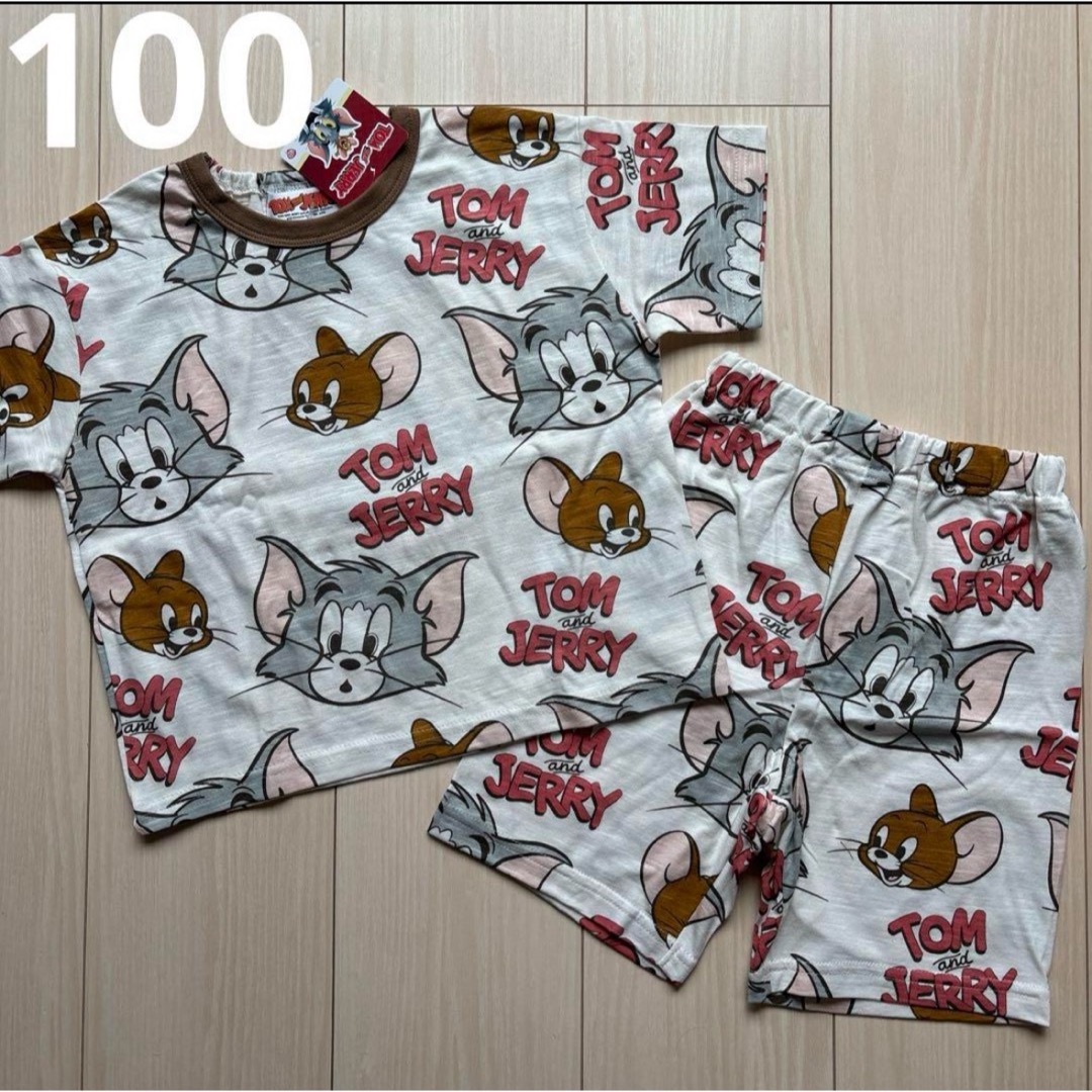 【トムとジェリー】総柄 セットアップ☆Tシャツ・ハーフパンツ パジャマ 100 キッズ/ベビー/マタニティのキッズ服男の子用(90cm~)(パジャマ)の商品写真