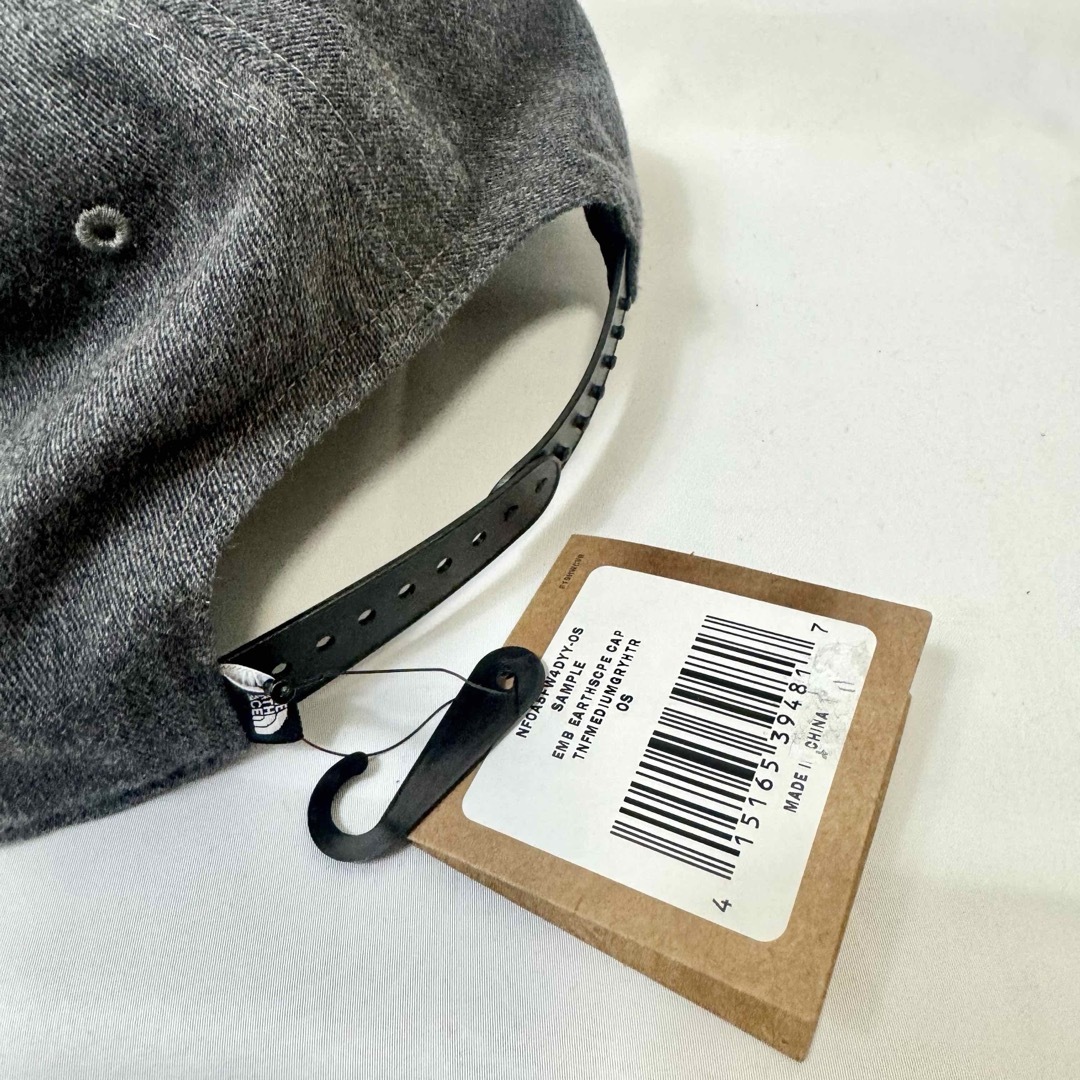 THE NORTH FACE(ザノースフェイス)のノースフェイス　キャップ　ワッペン　グレー メンズの帽子(キャップ)の商品写真