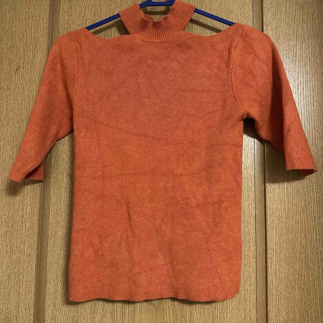 REDYAZEL(レディアゼル)のREDYAZEL トップス カットショルダー レディースのトップス(Tシャツ(半袖/袖なし))の商品写真