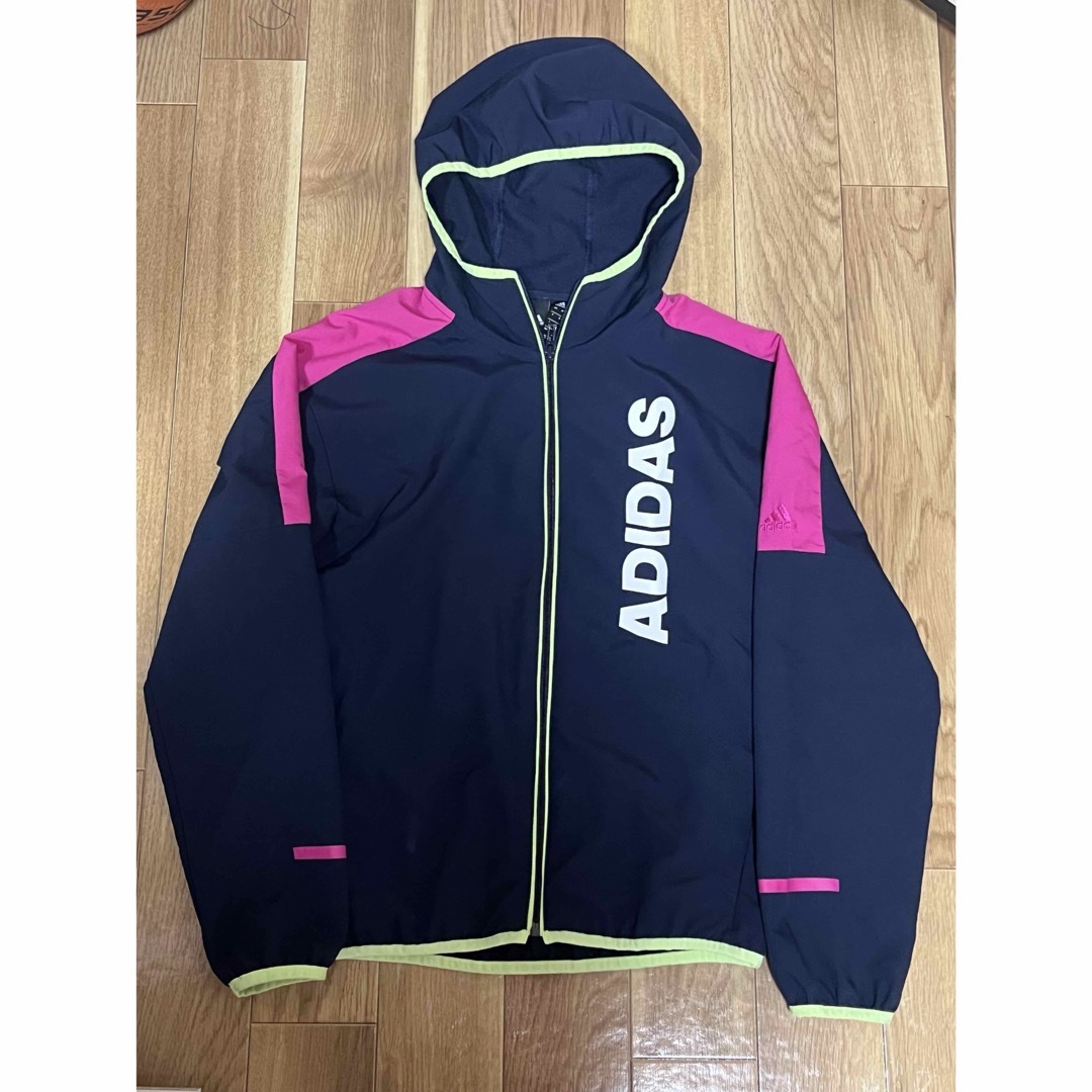 adidas(アディダス)のadidas ウィンドブレーカー キッズ/ベビー/マタニティのキッズ服女の子用(90cm~)(その他)の商品写真