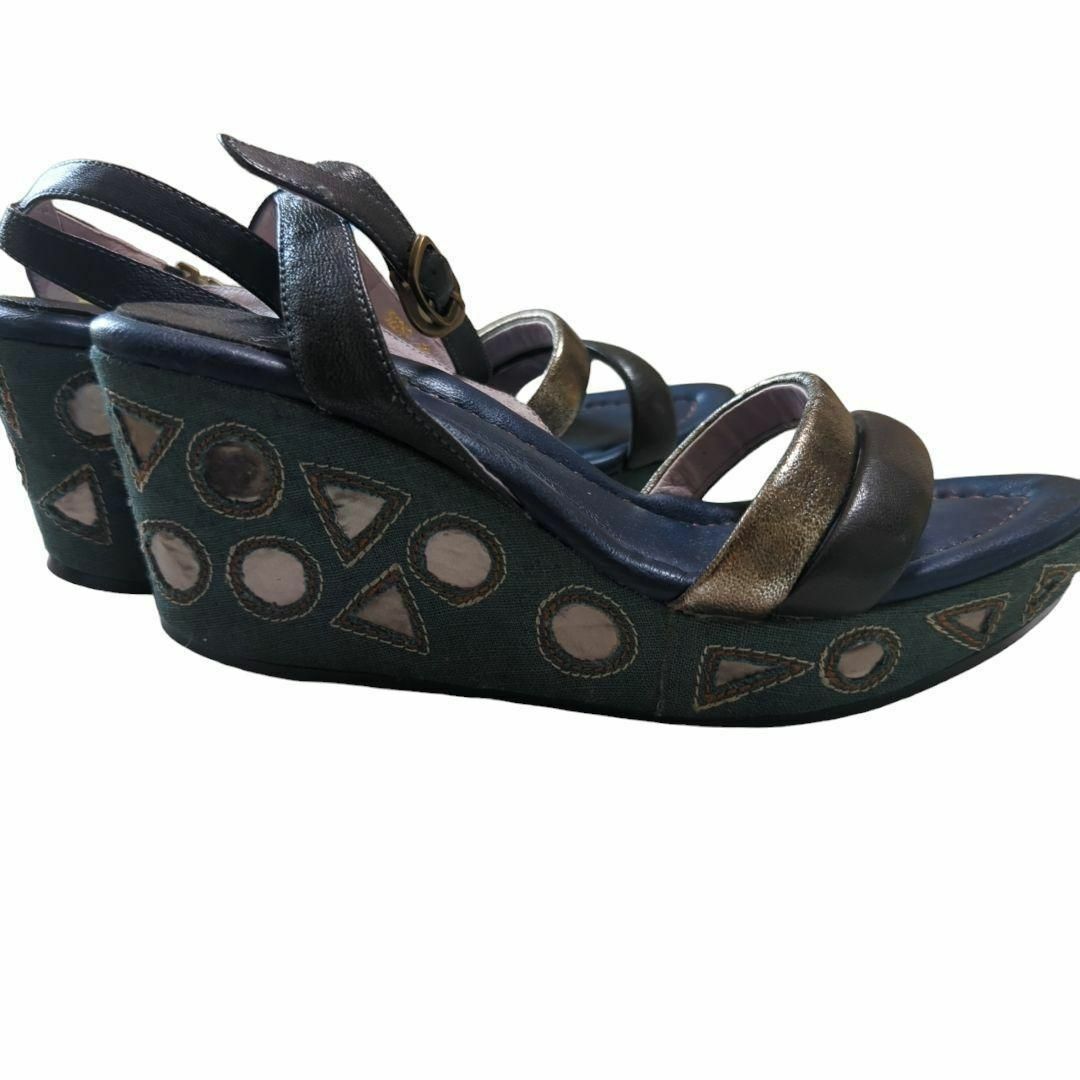 MANA サンダル 38 刺繍デザイン 24㎝ マナ  アンクルストラップ レディースの靴/シューズ(サンダル)の商品写真