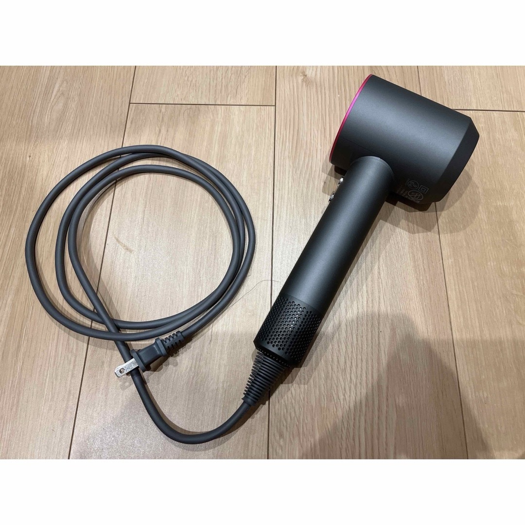 Dyson(ダイソン)の【新品未使用】dyson ヘアドライヤー HD01 フューシャ スマホ/家電/カメラの美容/健康(ドライヤー)の商品写真