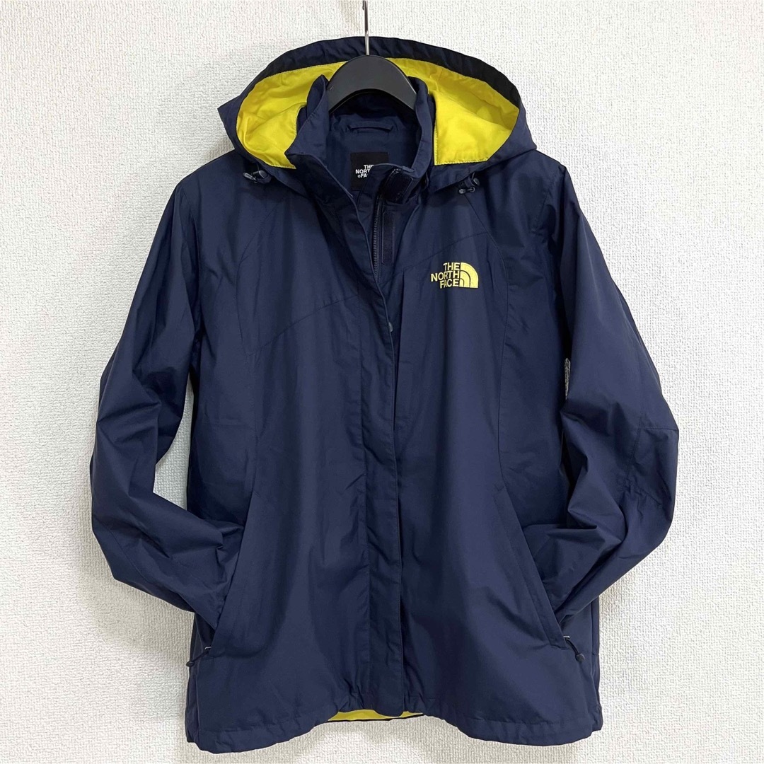 THE NORTH FACE(ザノースフェイス)の美品 ノースフェイス マウンテンパーカー レディースL フード着脱可 ロゴ刺繍 レディースのジャケット/アウター(ナイロンジャケット)の商品写真