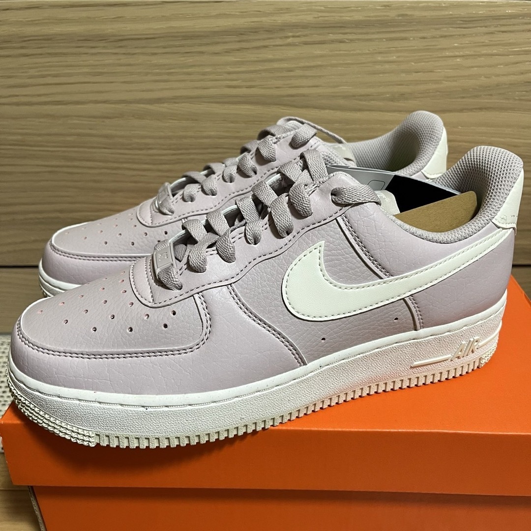 NIKE(ナイキ)のW Nike Air Force 1 ‘ 07 NN 24.5cm 新品未使用 レディースの靴/シューズ(スニーカー)の商品写真