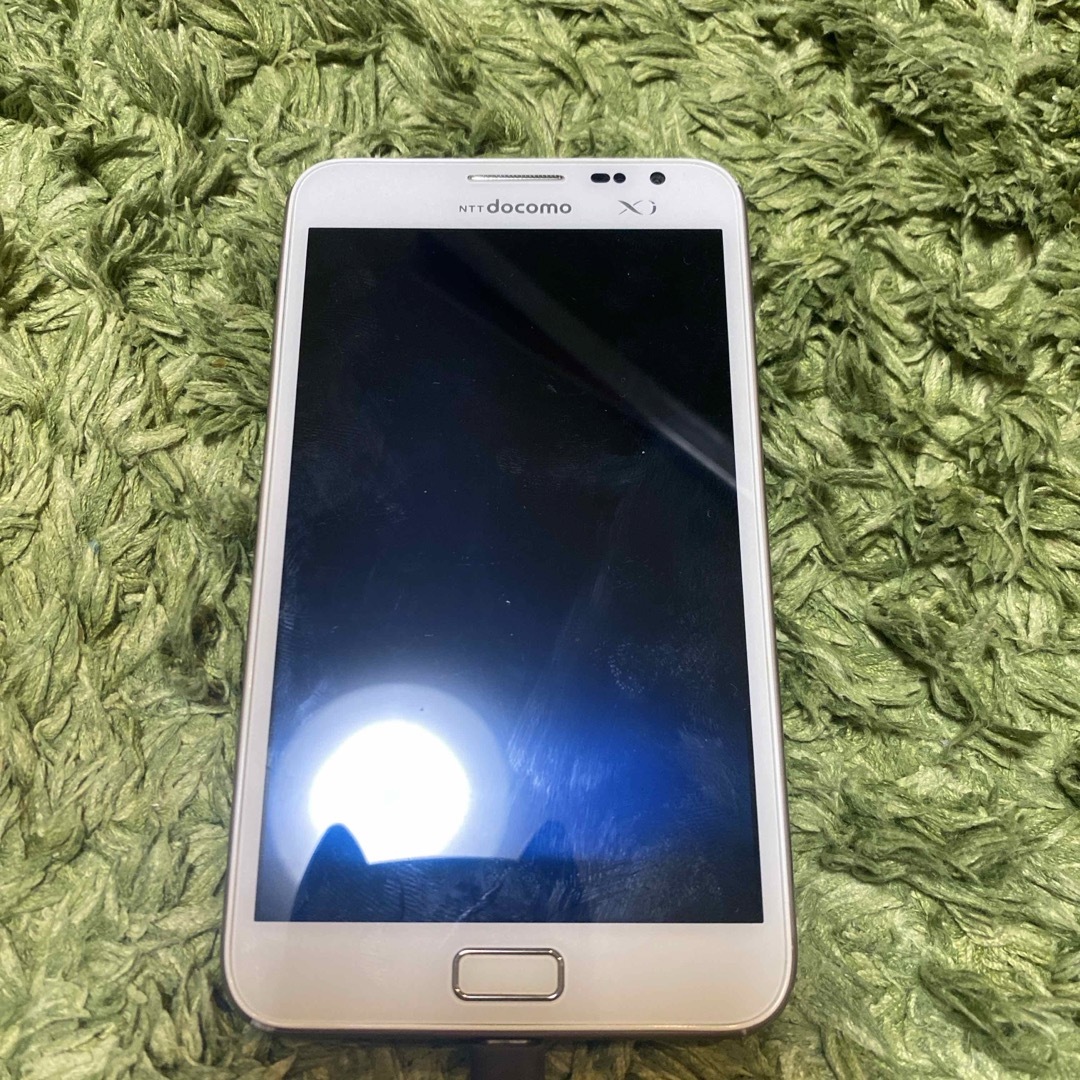 NTTdocomo(エヌティティドコモ)の値下げ中SAMSUNG GALAXY Note SC-05D セラミックホワイト スマホ/家電/カメラのスマートフォン/携帯電話(スマートフォン本体)の商品写真