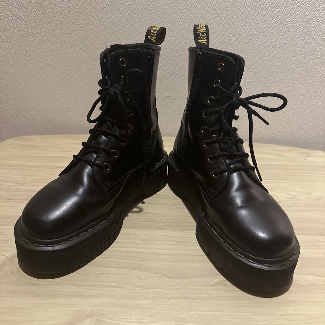 Dr.Martens(ドクターマーチン)の【美品‼︎サイズ24cm】ドクターマーチン　Dr.Martin 厚底　8ホール レディースの靴/シューズ(ブーツ)の商品写真