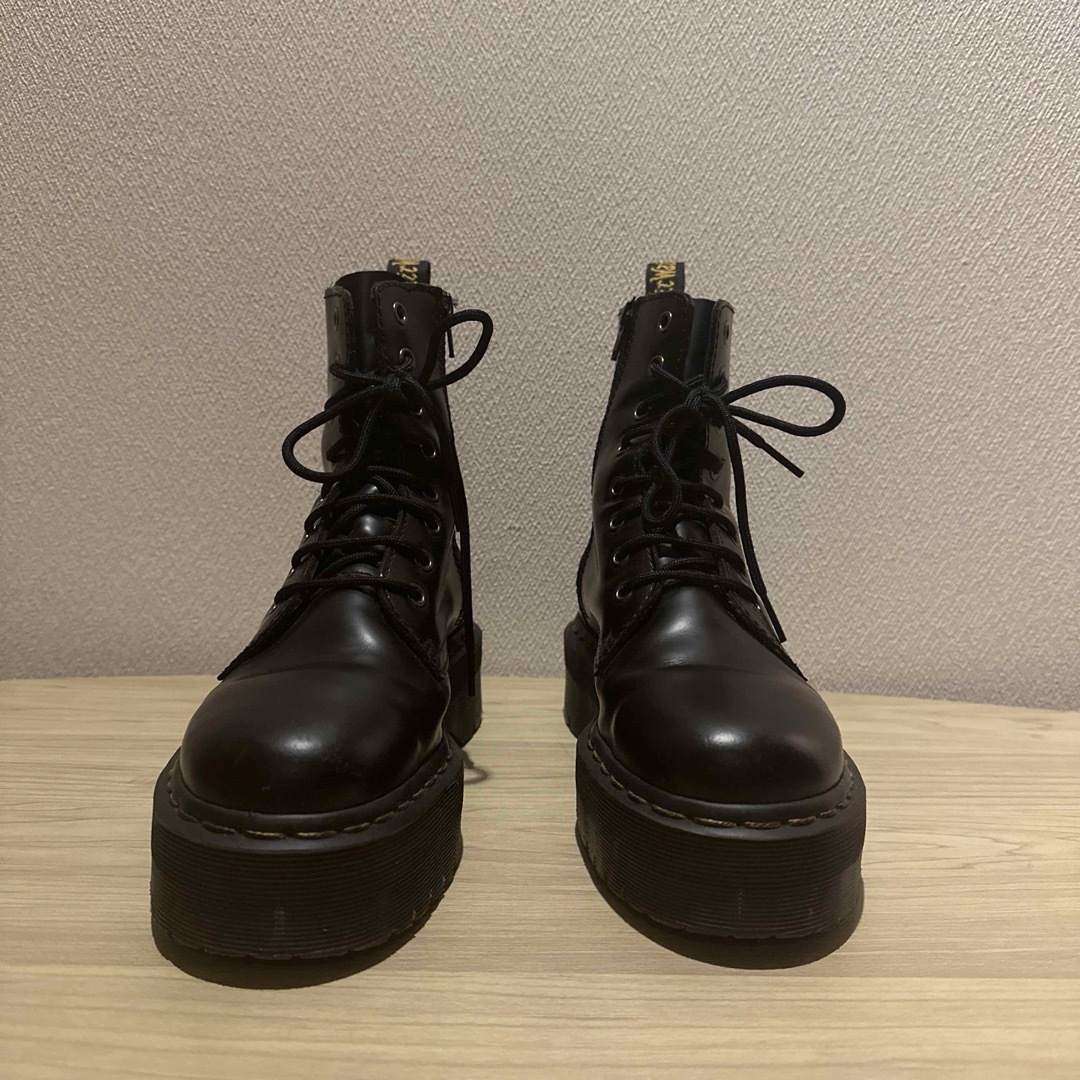 Dr.Martens(ドクターマーチン)の【美品‼︎サイズ24cm】ドクターマーチン　Dr.Martin 厚底　8ホール レディースの靴/シューズ(ブーツ)の商品写真