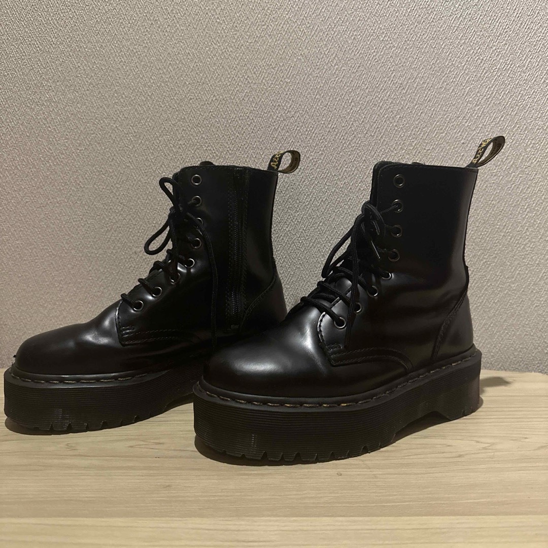 Dr.Martens(ドクターマーチン)の【美品‼︎サイズ24cm】ドクターマーチン　Dr.Martin 厚底　8ホール レディースの靴/シューズ(ブーツ)の商品写真