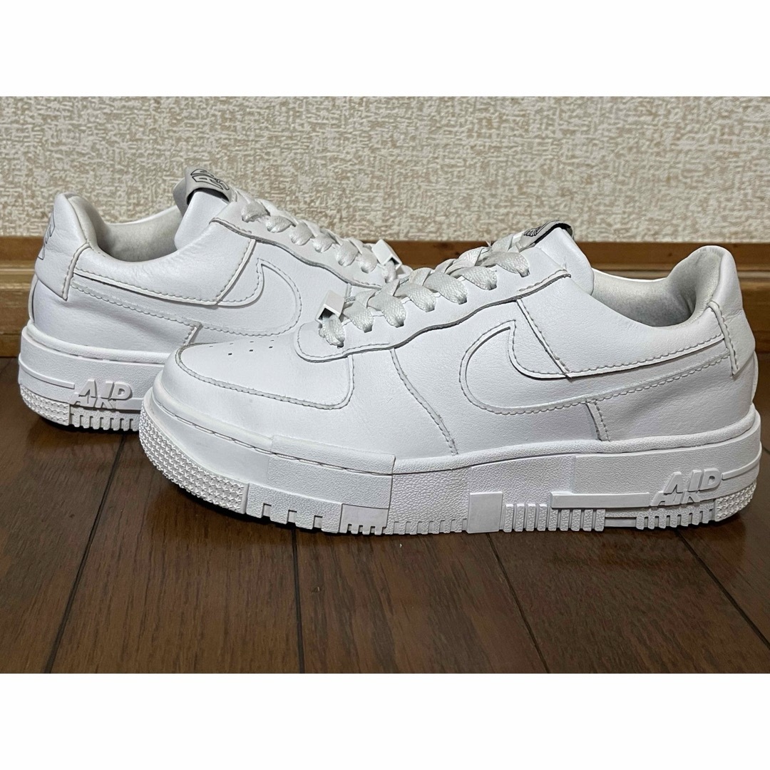 NIKE(ナイキ)のNIKE WMNS AIR FORCE 1 PIXEL 23.5cm レディースの靴/シューズ(スニーカー)の商品写真