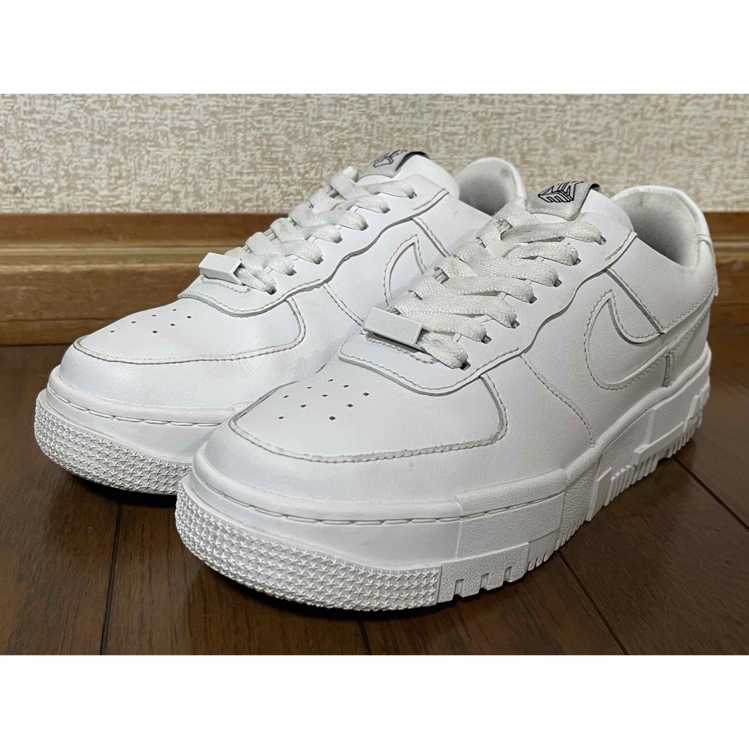 NIKE(ナイキ)のNIKE WMNS AIR FORCE 1 PIXEL 23.5cm レディースの靴/シューズ(スニーカー)の商品写真