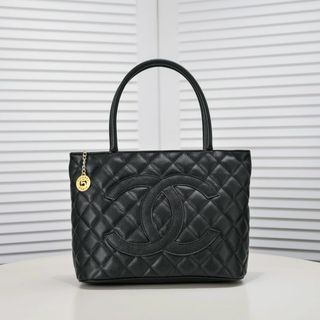 シャネル(CHANEL)のCHANEL シャネル　トートバッグ(ロングワンピース/マキシワンピース)