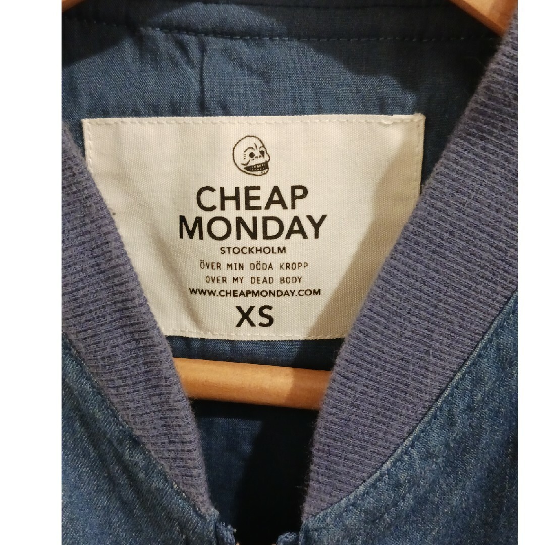 CHEAP MONDAY(チープマンデー)のチープマンデー　ブルゾン　メンズ　XSサイズ メンズのジャケット/アウター(ブルゾン)の商品写真