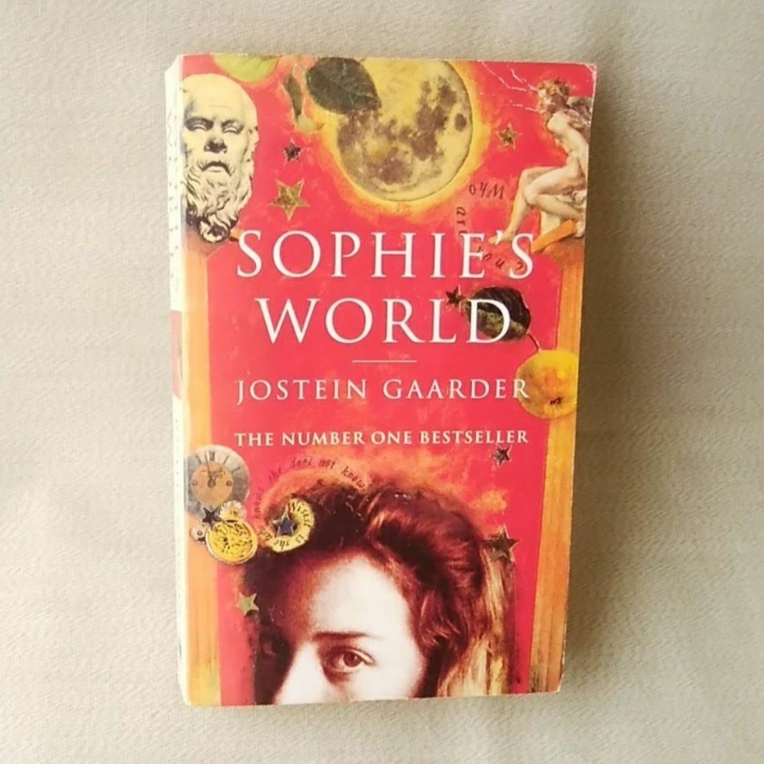 ペーパーバッグ　SOPHIE'S WORLD  JOSTEIN GAARDER エンタメ/ホビーの本(洋書)の商品写真