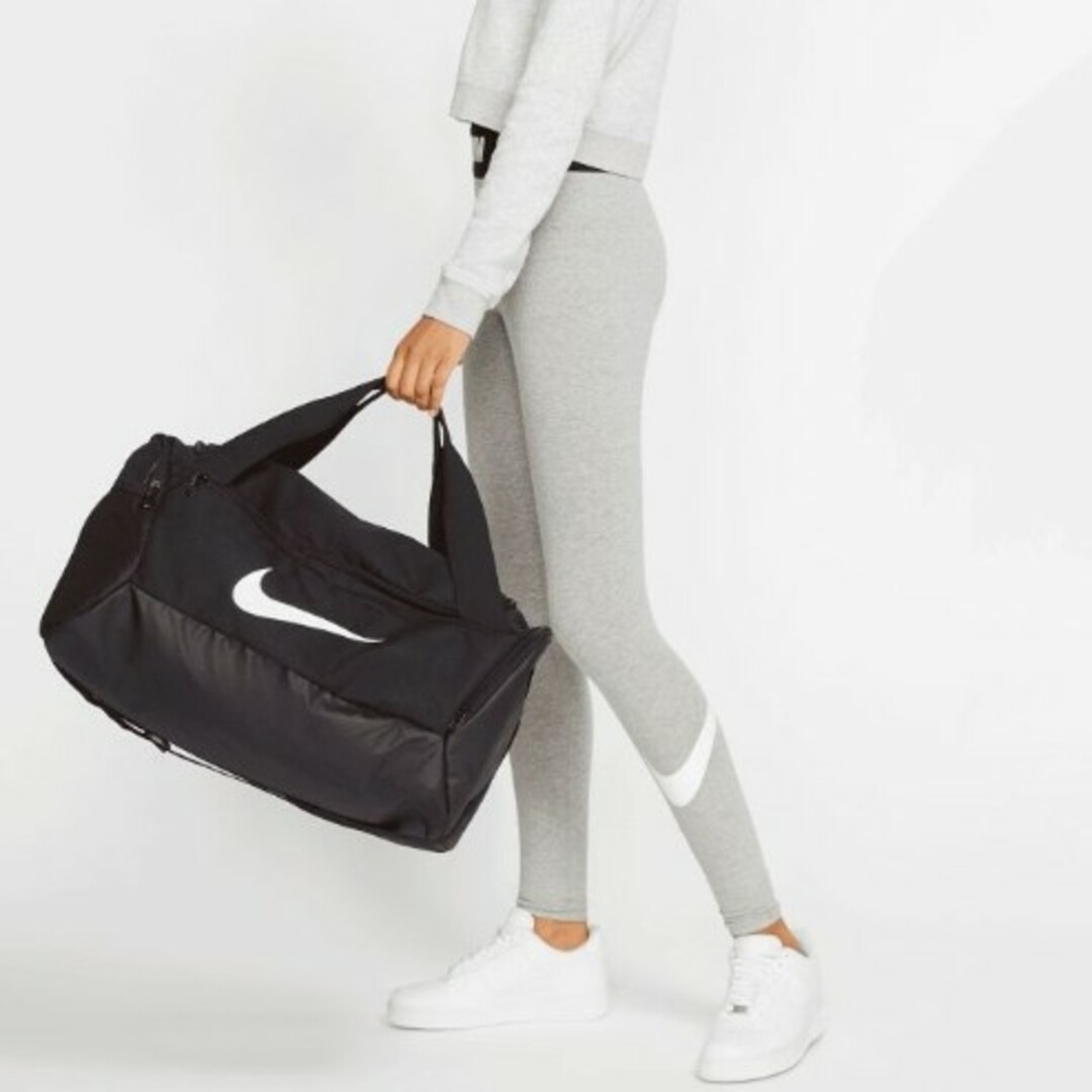 NIKE(ナイキ)のナイキ ボストンバッグ 41l ブラック スポーツバッグ NIKE メンズのバッグ(ボストンバッグ)の商品写真