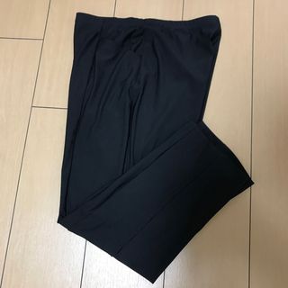 美品　有木パンツ　P2　クロップドパンツ　黒　M(クロップドパンツ)