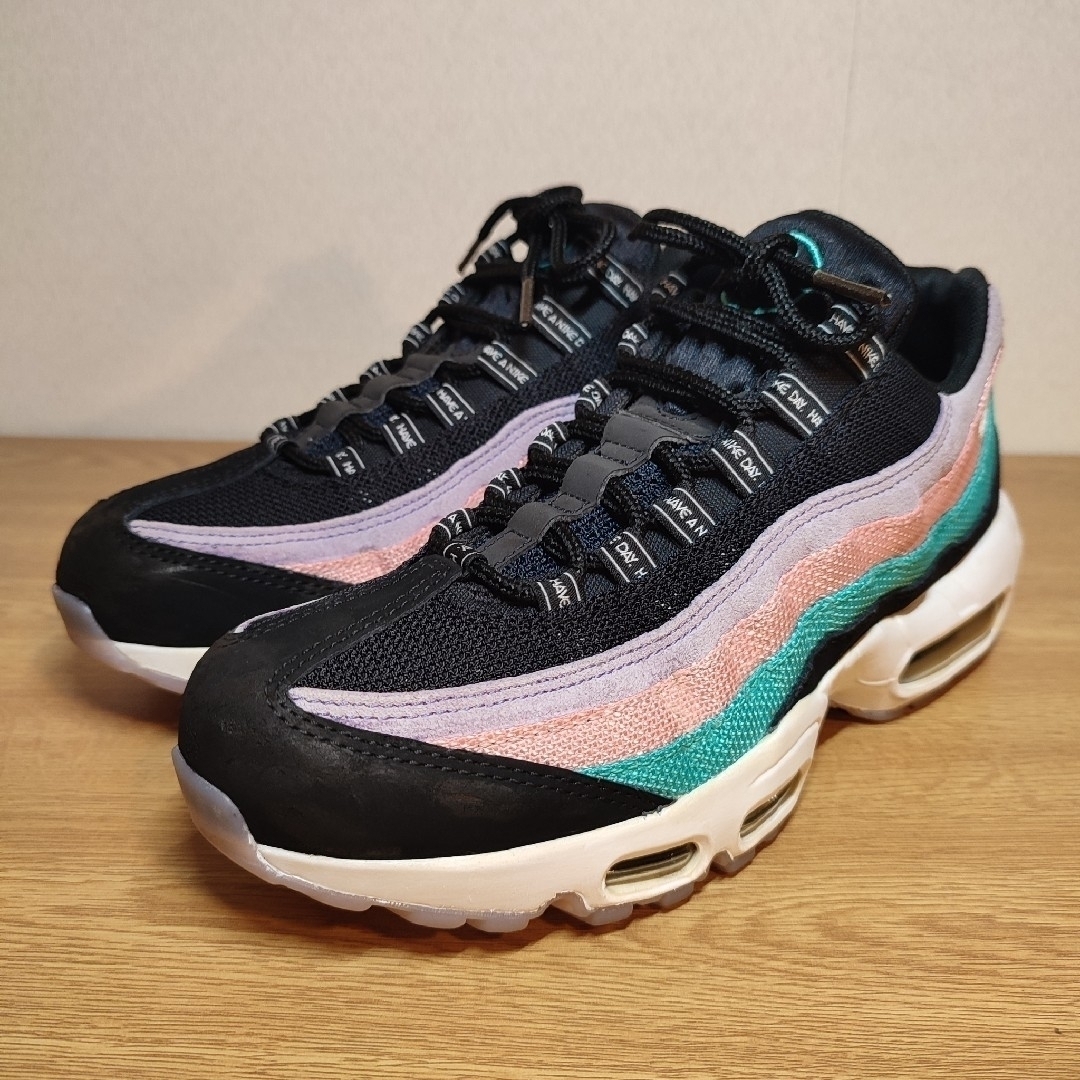 NIKE(ナイキ)のNIKE AIR MAX 95 "HAVE A NIKE DAY" 25 レディースの靴/シューズ(スニーカー)の商品写真