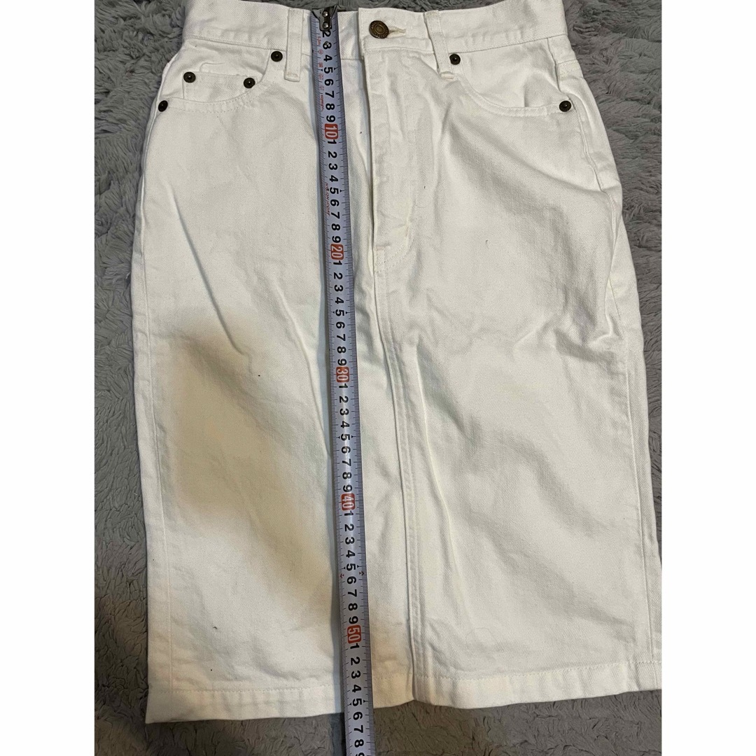 Ungrid(アングリッド)のUngrid ホワイトデニムスカート レディースのスカート(ひざ丈スカート)の商品写真