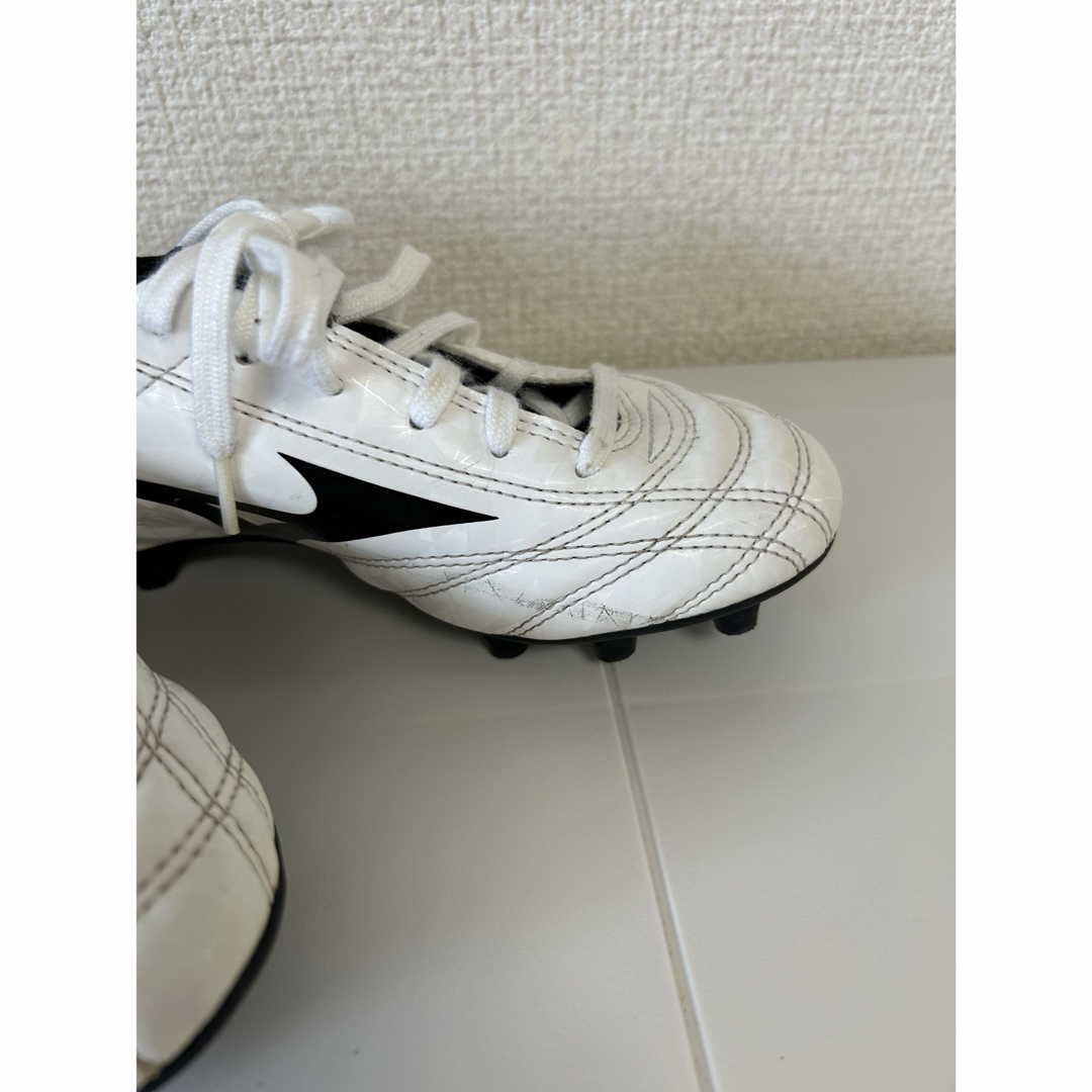 MIZUNO(ミズノ)のMIZUNO スパイク　21㎝　値下げ スポーツ/アウトドアのサッカー/フットサル(シューズ)の商品写真