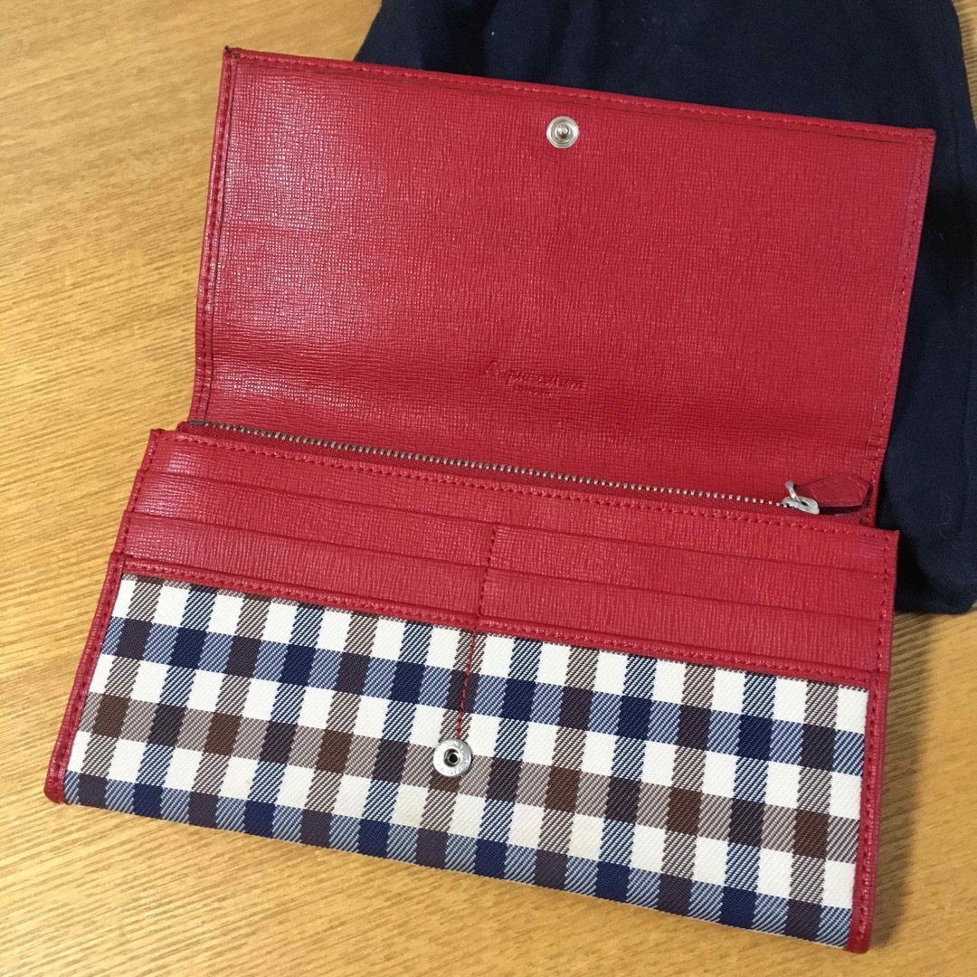 AQUA SCUTUM(アクアスキュータム)のAquascutum アクアスキュータム 長財布 レディースのファッション小物(財布)の商品写真