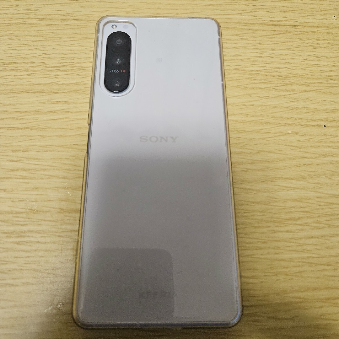 SONY(ソニー)のSONY Xperia 5 IV A204SO エクリュホワイト スマホ/家電/カメラのスマートフォン/携帯電話(スマートフォン本体)の商品写真