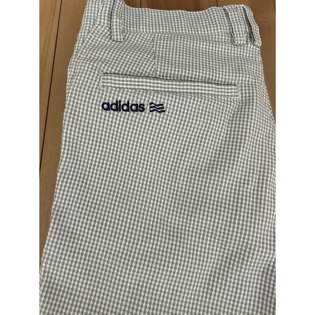 adidas(アディダス)のadidas アディダス ゴルフパンツ ロゴ刺繍 チェック メンズM【美品】 スポーツ/アウトドアのゴルフ(ウエア)の商品写真