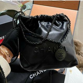 シャネル(CHANEL)のCHANEL シャネル 22 ショルダーバック♡可愛い(ロングワンピース/マキシワンピース)