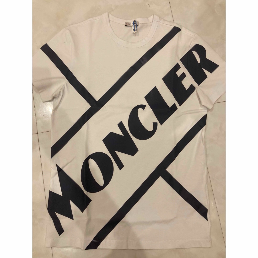 MONCLER(モンクレール)のサイズS】クリーニング済　モンクレール クロスロゴ　半袖Tシャツ 白　ホワイト メンズのトップス(Tシャツ/カットソー(半袖/袖なし))の商品写真