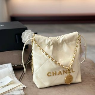 シャネル(CHANEL)の期間限定☆CHANEL シャネル 可愛い ショルダーバッグ(ロングワンピース/マキシワンピース)