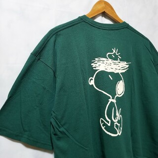 スヌーピー(SNOOPY)の新品　Tシャツ　スヌーピー　PEANUTS　ピーナッツ　濃い緑　ワンポイント(Tシャツ/カットソー(半袖/袖なし))