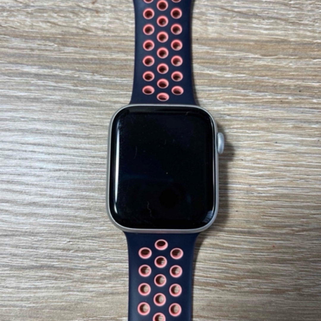 Apple(アップル)のApple Watch SE NIKE メンズの時計(腕時計(デジタル))の商品写真