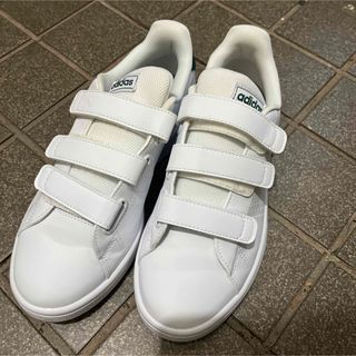 アディダス(adidas)のアディダス　スニーカー　アドバンコート ベース ベルクロ 24cm(スニーカー)