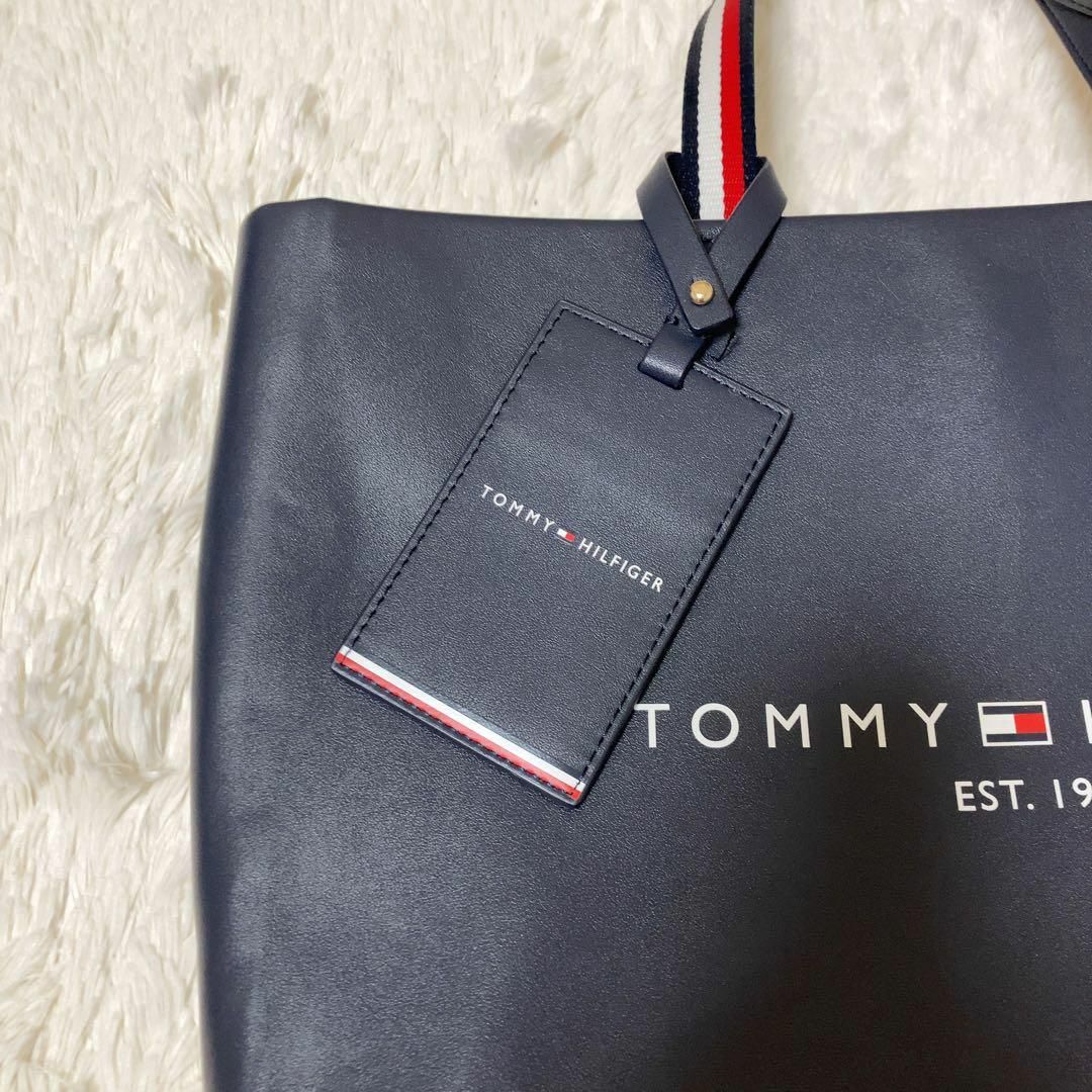 TOMMY HILFIGER(トミーヒルフィガー)の【美品】トミーヒルフィガー ショッパートートバッグ レザー A4収納可 PC入る レディースのバッグ(トートバッグ)の商品写真