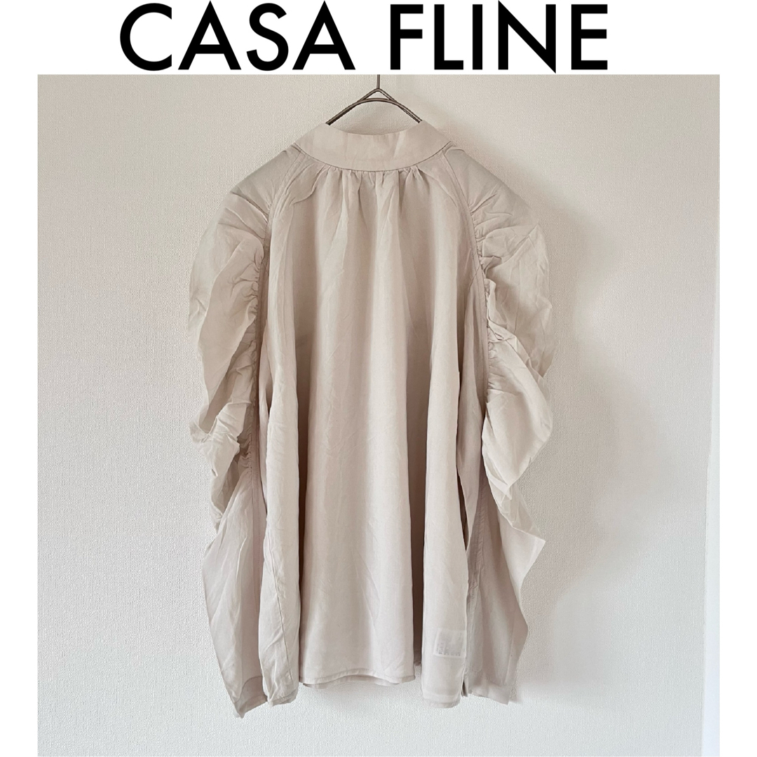 CASA FLINE(カーサフライン)の【CASA FLINE】シャーリングスリーブブラウス　オフホワイト レディースのトップス(シャツ/ブラウス(長袖/七分))の商品写真