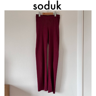 【soduk】スドーク slit knit trousers パンツ スリット(カジュアルパンツ)